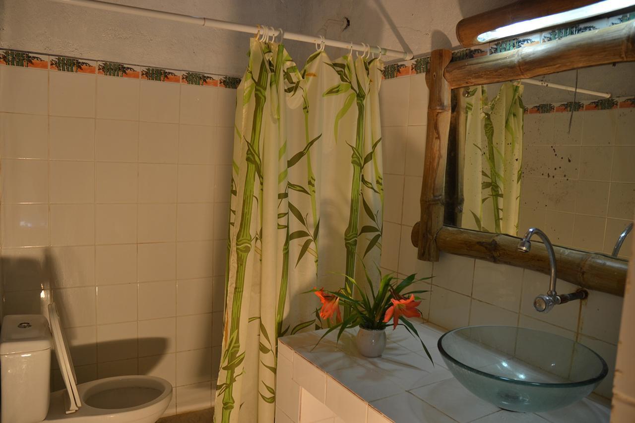 פוארטו גאלרה Bamboo Beach Resort מראה חיצוני תמונה